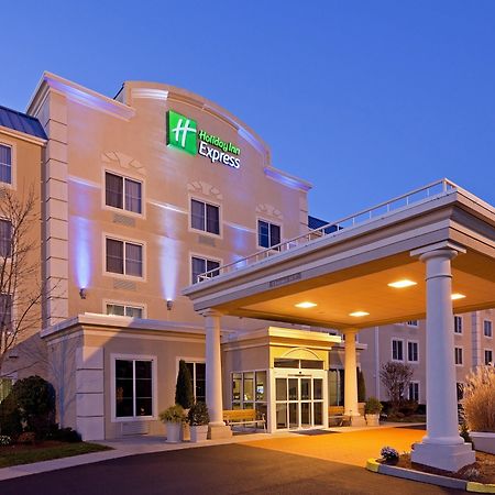 Holiday Inn Express Boston-Milford By Ihg Exterior foto