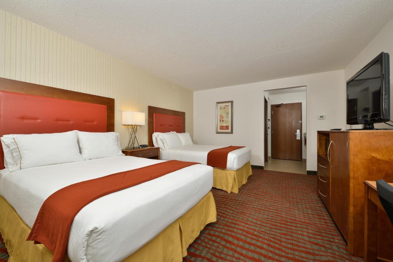 Holiday Inn Express Boston-Milford By Ihg Exterior foto