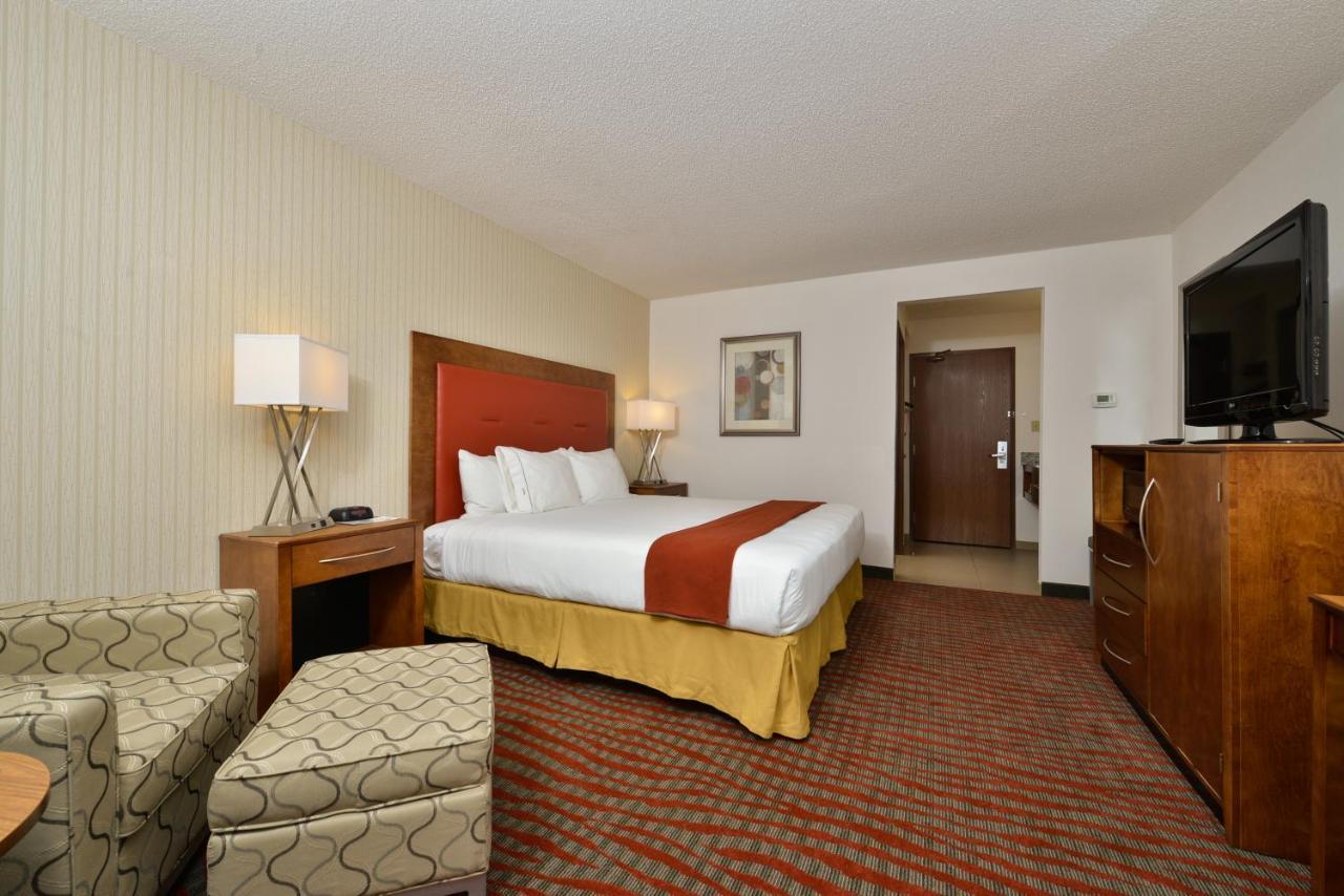 Holiday Inn Express Boston-Milford By Ihg Exterior foto