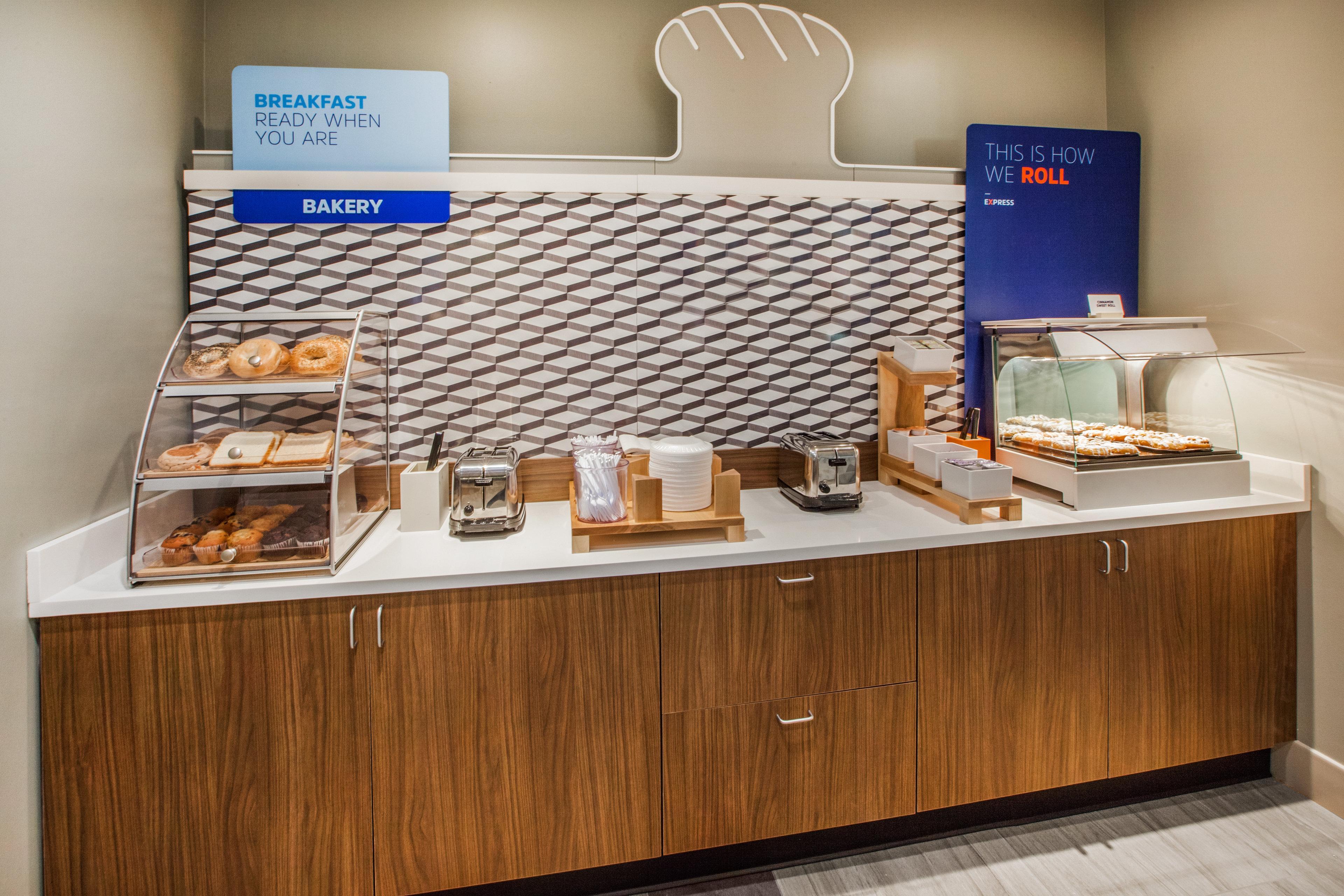 Holiday Inn Express Boston-Milford By Ihg Exterior foto