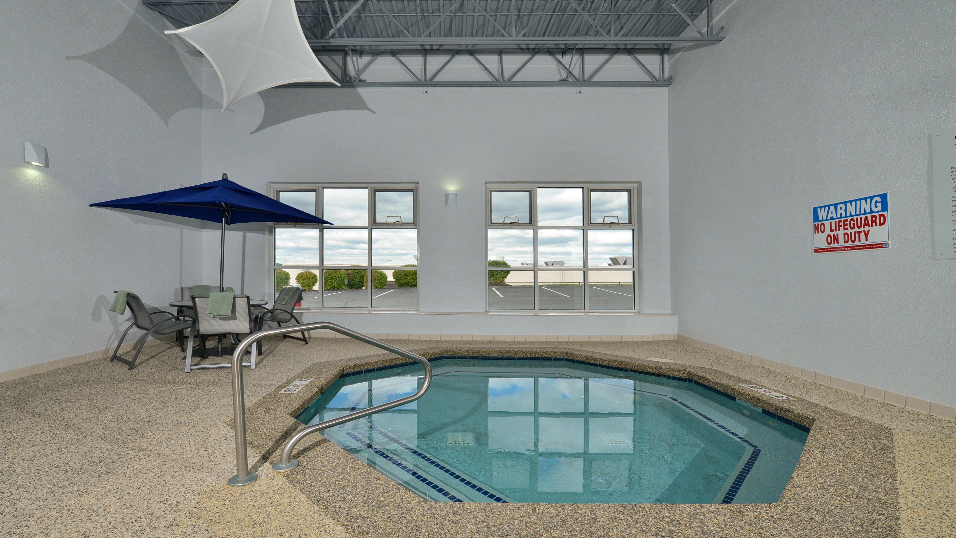 Holiday Inn Express Boston-Milford By Ihg Exterior foto